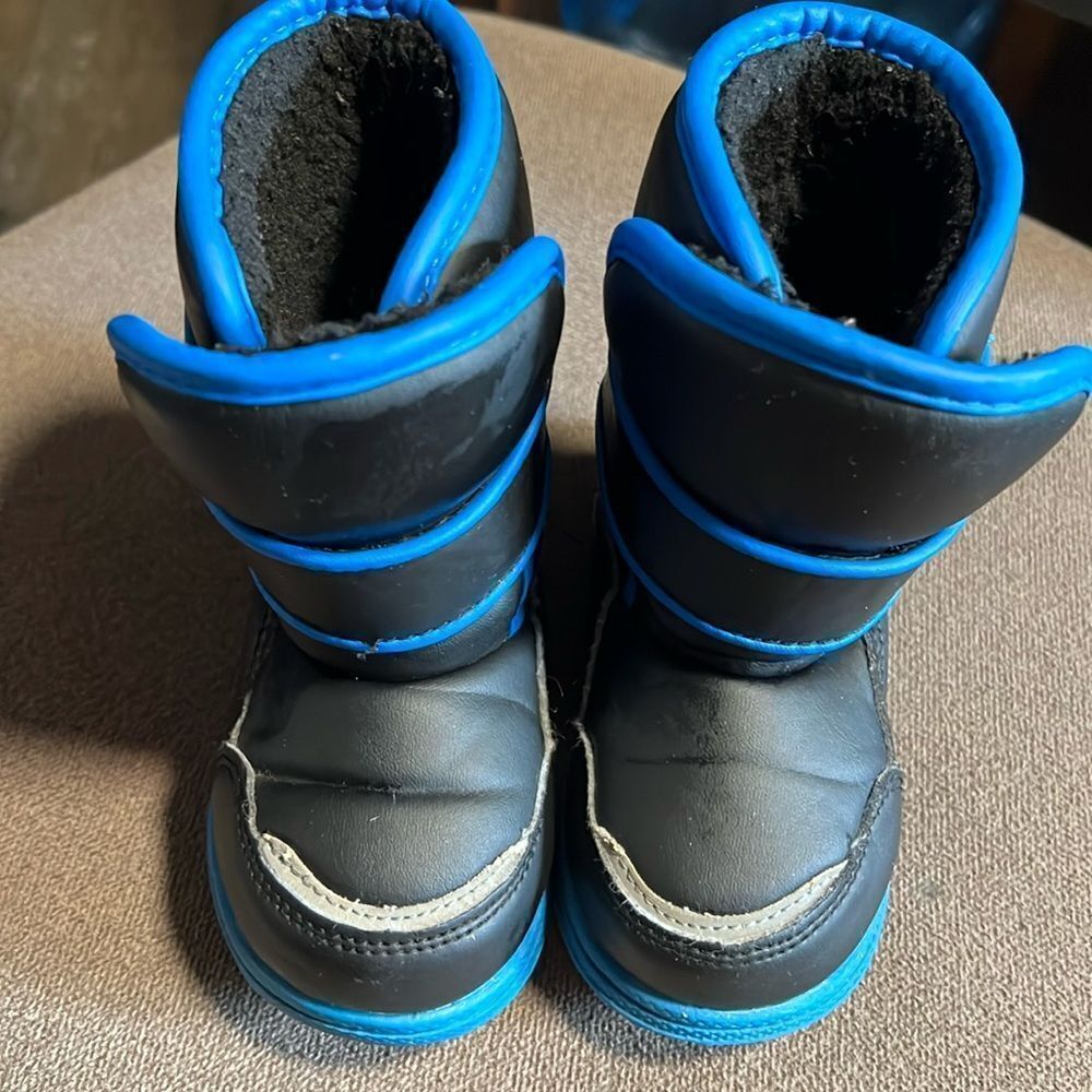 Toddler Boys' Essential
Boot Toddler Boy's ((6))